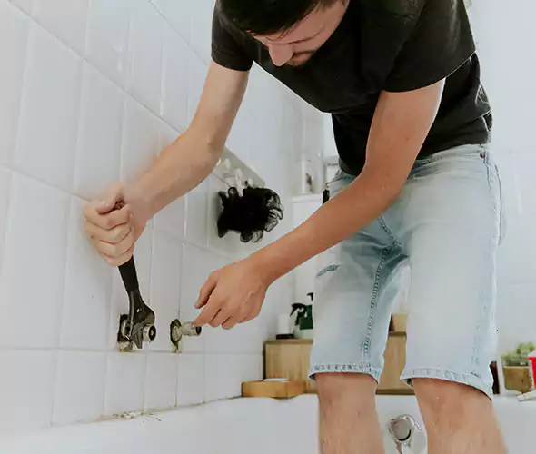 Affordable Bathtub Faucet Replacement in Melrose: Choose Experienced Local Technicians